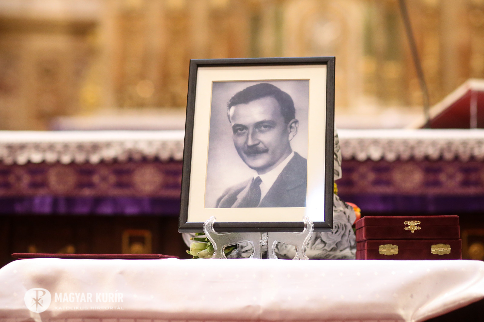 Esterhazy Janos Magyar Kurir Merenyi Zita